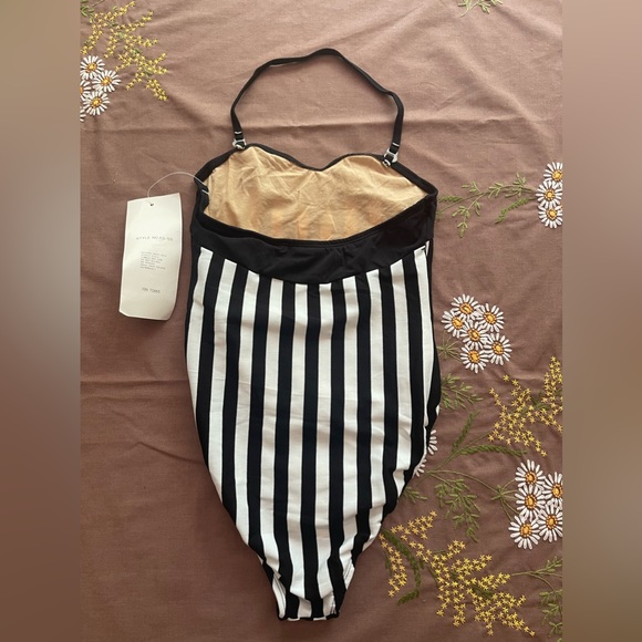 Vintage | Deadstock 1980s Swimsuit - Picture 2 of 2